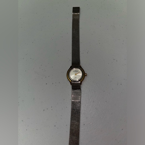Vintage Skagen Denmark Analog Stainless Steel Ladies Watch - Picture 3 of 14
